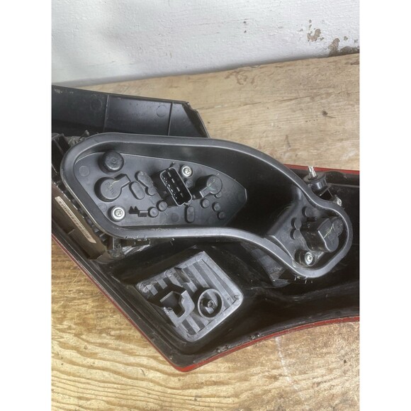 OEM Driver Halogen VERSA 12-19 NISSAN Outer Tail Lights 265553AN0A Left & Right - Picture 6 of 16